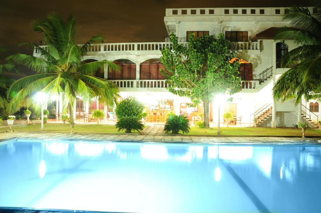 Hotel Lagoon Paradise Negombo Exteriör bild