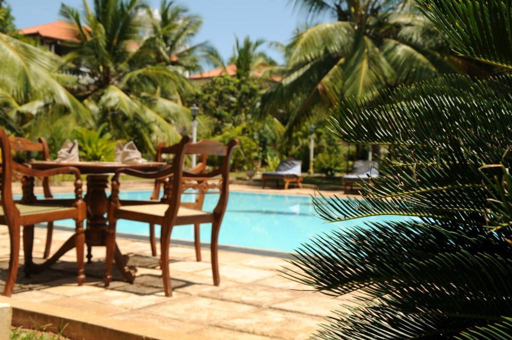 Hotel Lagoon Paradise Negombo Exteriör bild