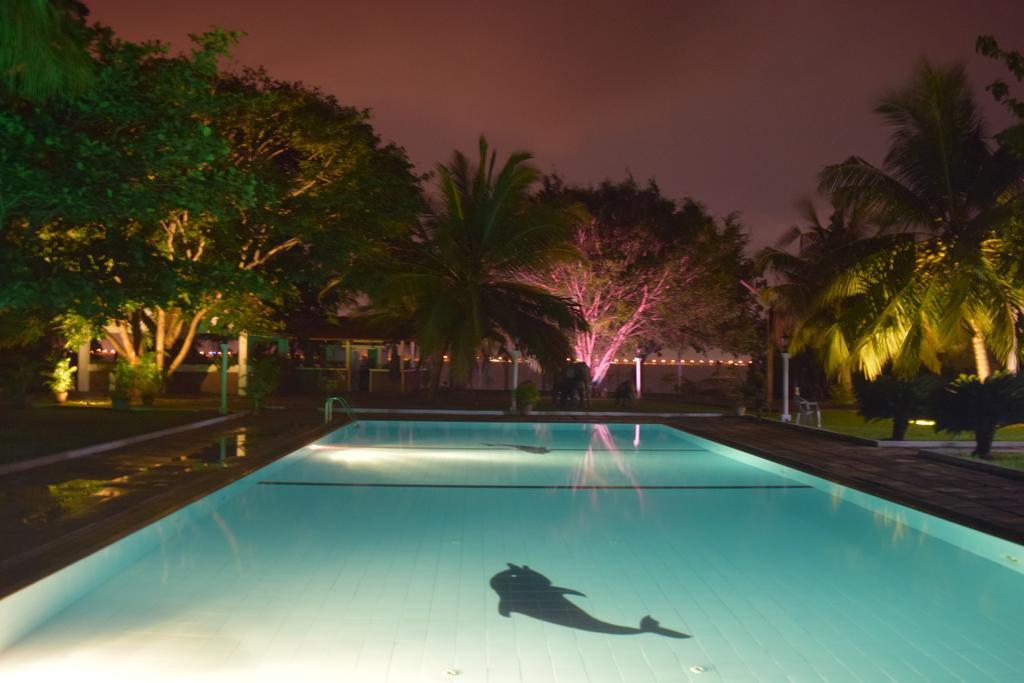 Hotel Lagoon Paradise Negombo Exteriör bild