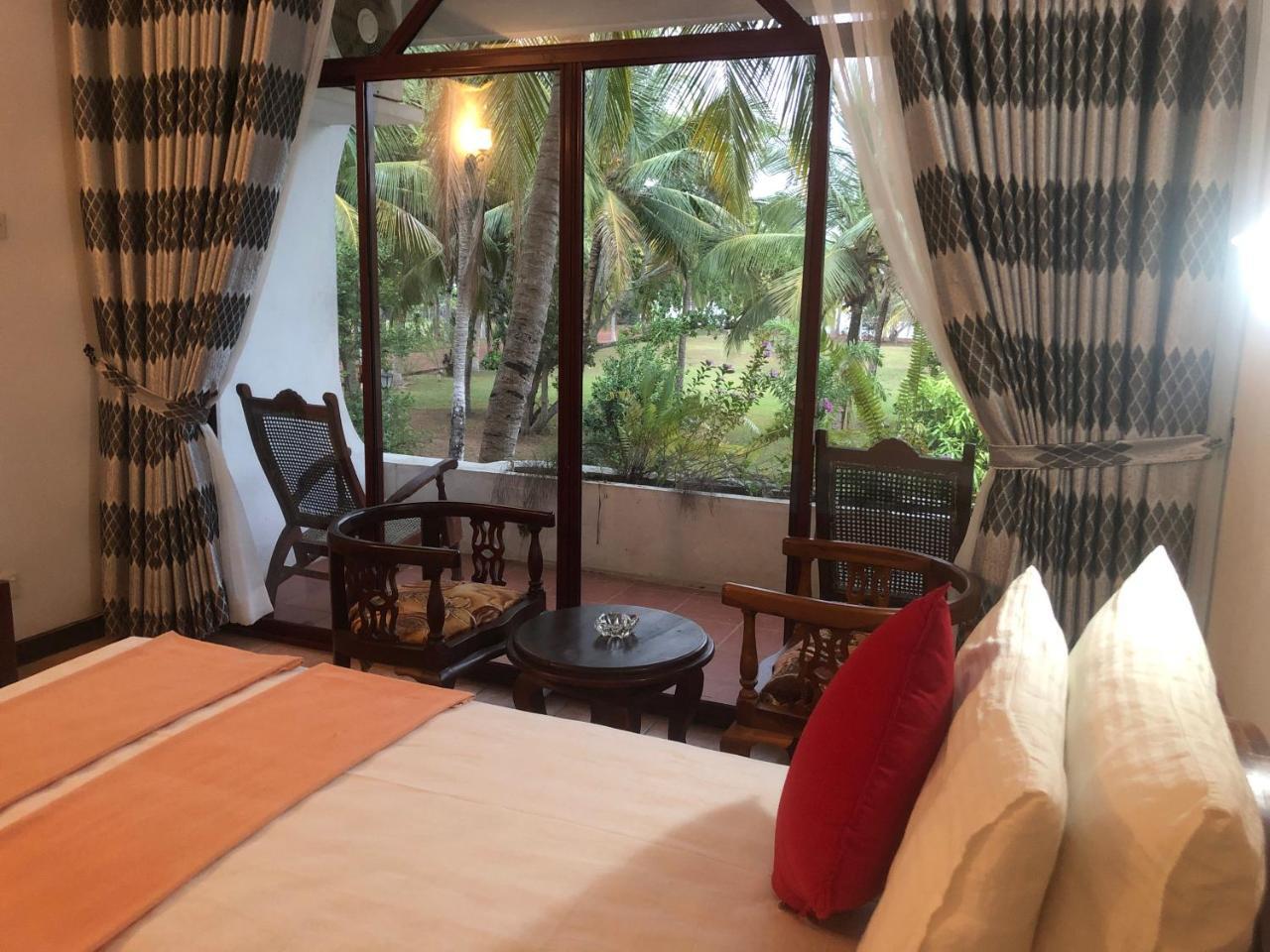 Hotel Lagoon Paradise Negombo Exteriör bild