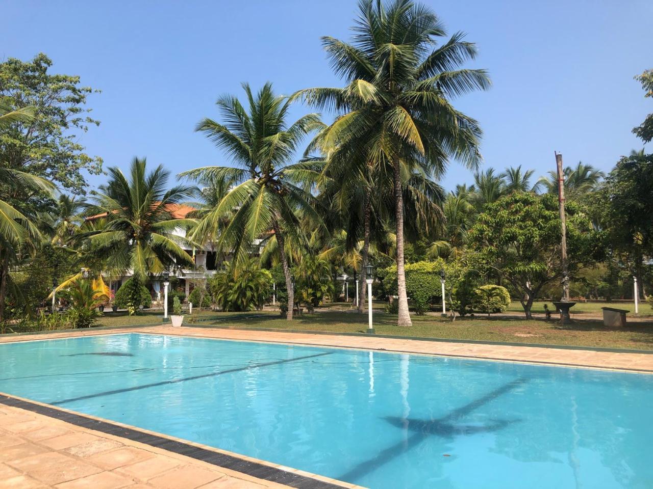 Hotel Lagoon Paradise Negombo Exteriör bild