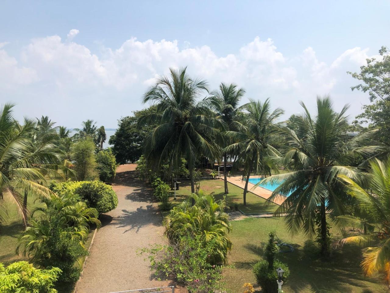 Hotel Lagoon Paradise Negombo Exteriör bild